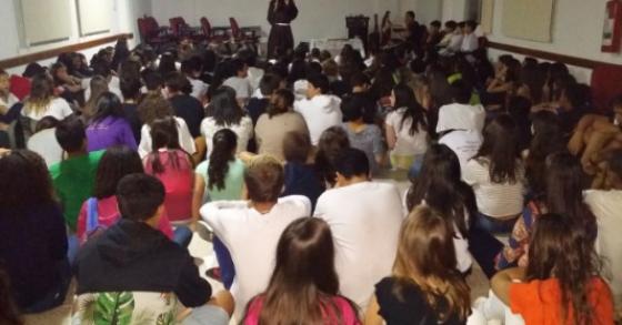 Pastoral dos Adolescentes - Com a Fraternidade O Caminho